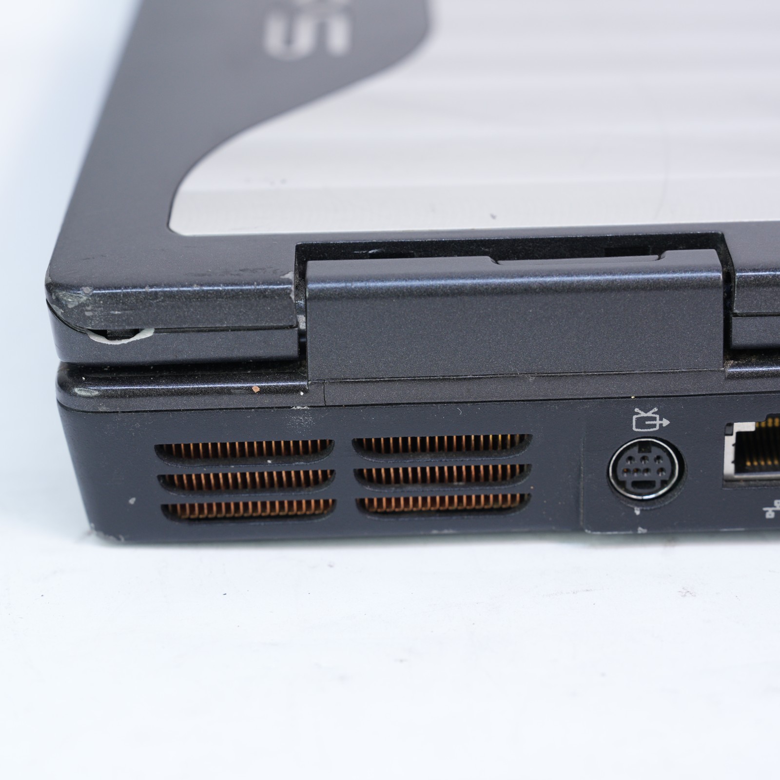 Dell XPS M170 17″ Pentium M, 1 GB RAM, NO HARD DRIVE NVIDIA 7800 T12-D17