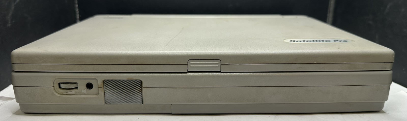 VINTAGE TOSHIBA SATELLITE PRO 405CS LAPTOP STRICTLY AS IS FOR PARTS/REPAIR!