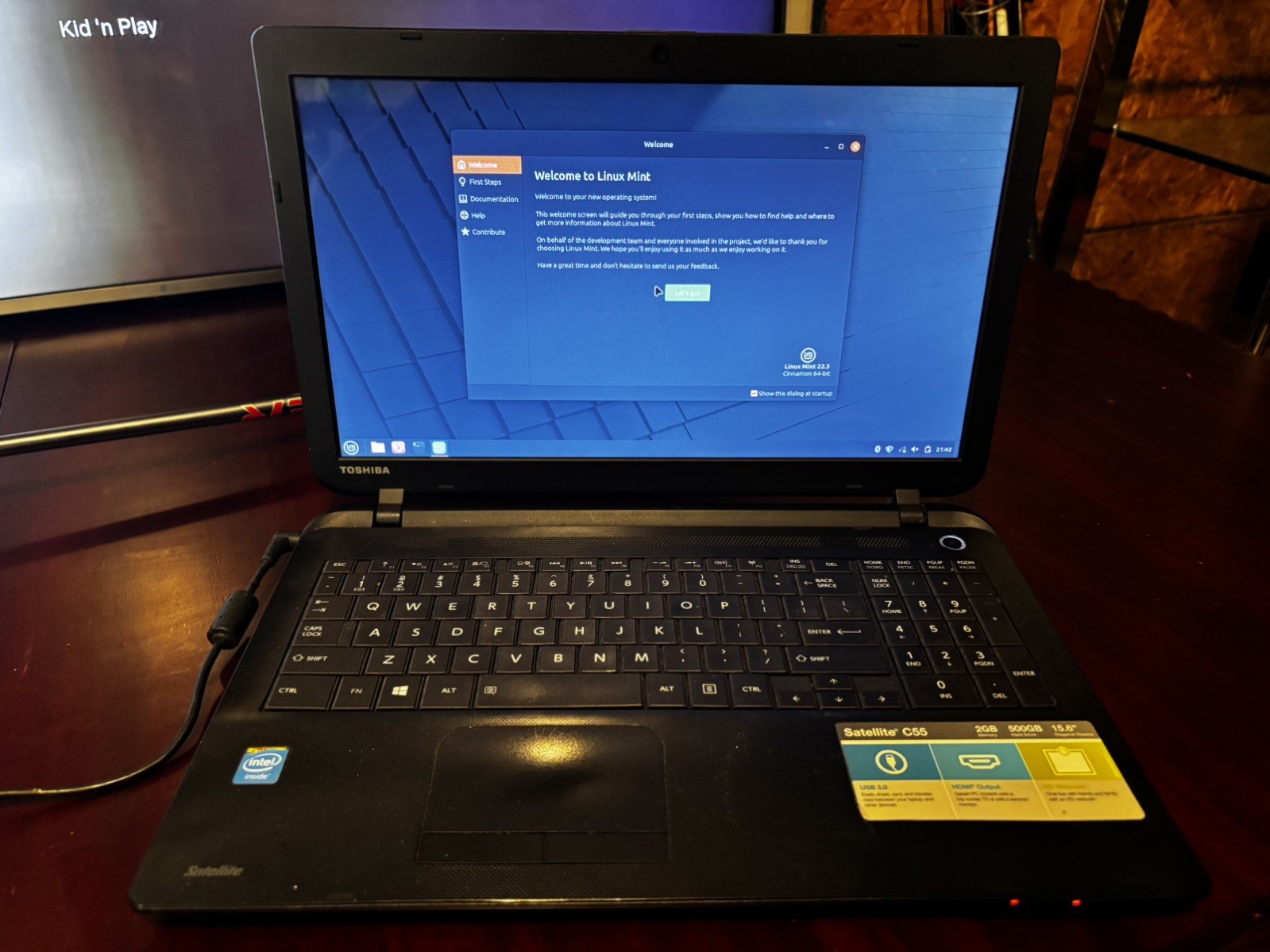 Toshiba Satellite C55-B5299 15.6″ Laptop Celeron 8GB RAM 1TB HDD Linux Mint