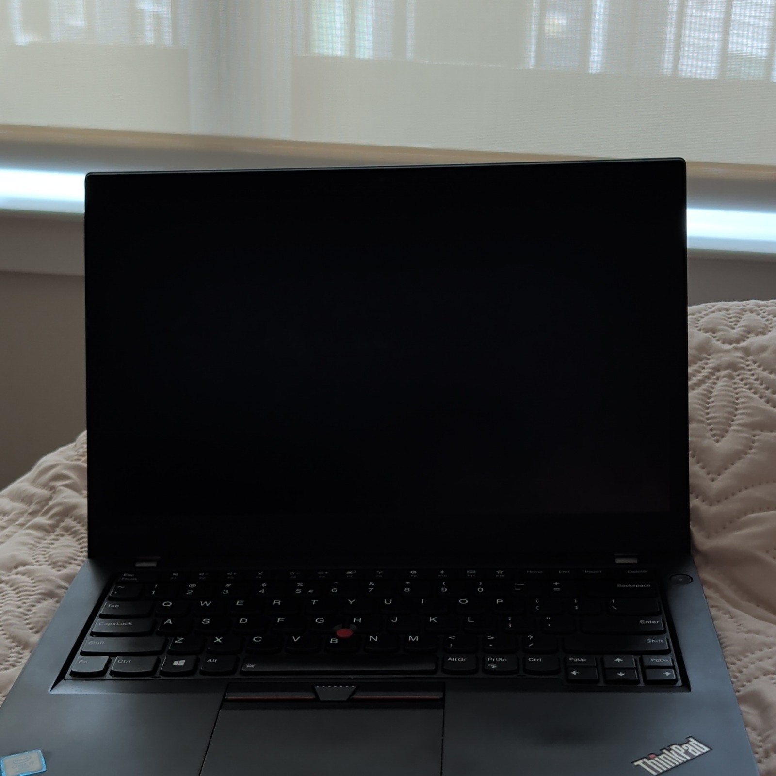 Lenovo ThinkPad 14in Laptop Intel Core i7 7th Gen 2.00-2.49GHz No OS