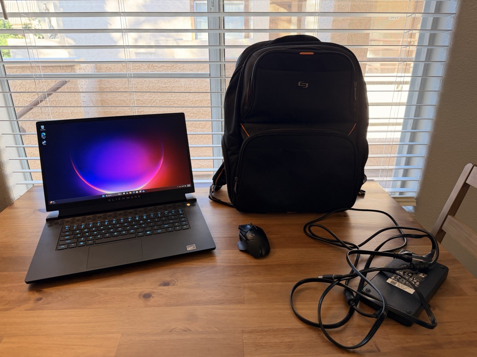 Alienware m17 R5 AMD Gaming Laptop Ryzen 9 6900HX Bundle
