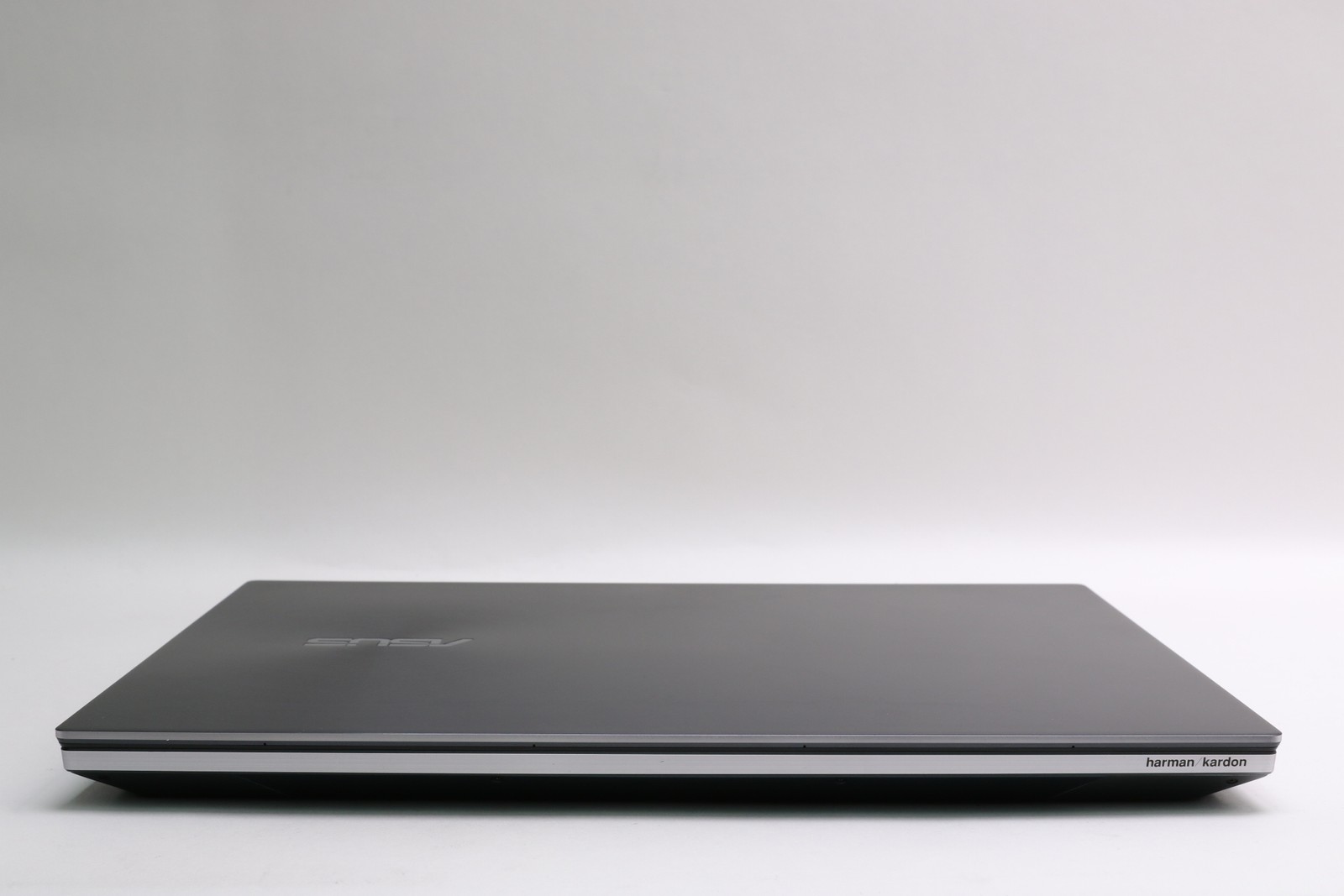 Read! 15″ Asus Zenbook Pro Duo Ux581gv, i7-9750H, 16GB, 1TB SSD, RTX 2060, Touch