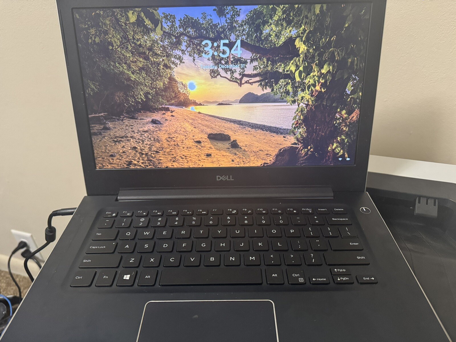 Dell Vostro 5471 i5-8250U, 8GB RAM, 250GB SSD Service Tag F8YXL42