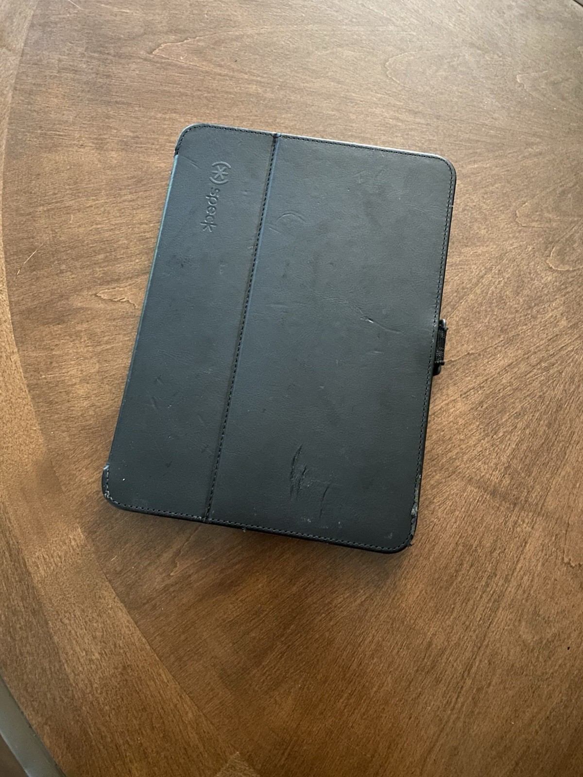 Samsung Galaxy Tablet White 10″ with Black Protective Case