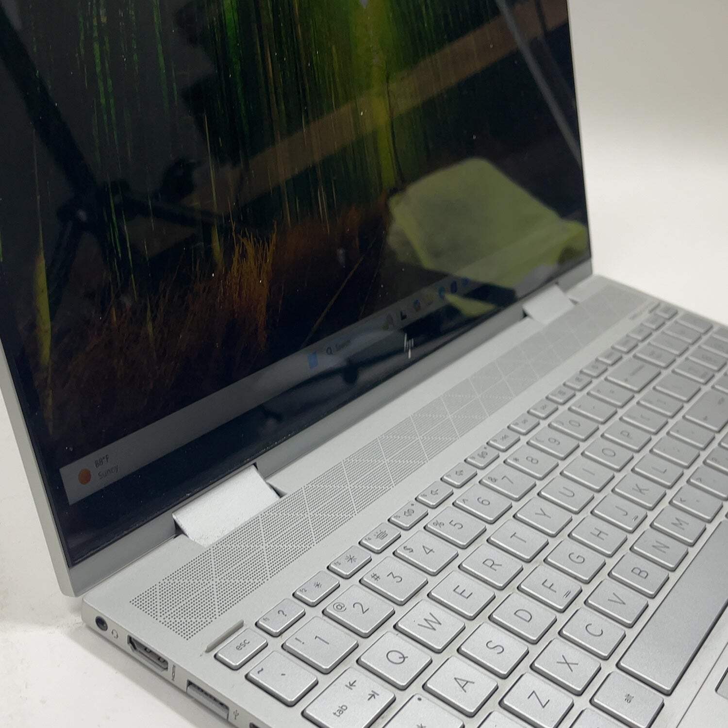 HP Envy x360 15M-ED1023DX 15.6″ i7-1165G7 2.8GHz 12GB RAM 512GB SSD