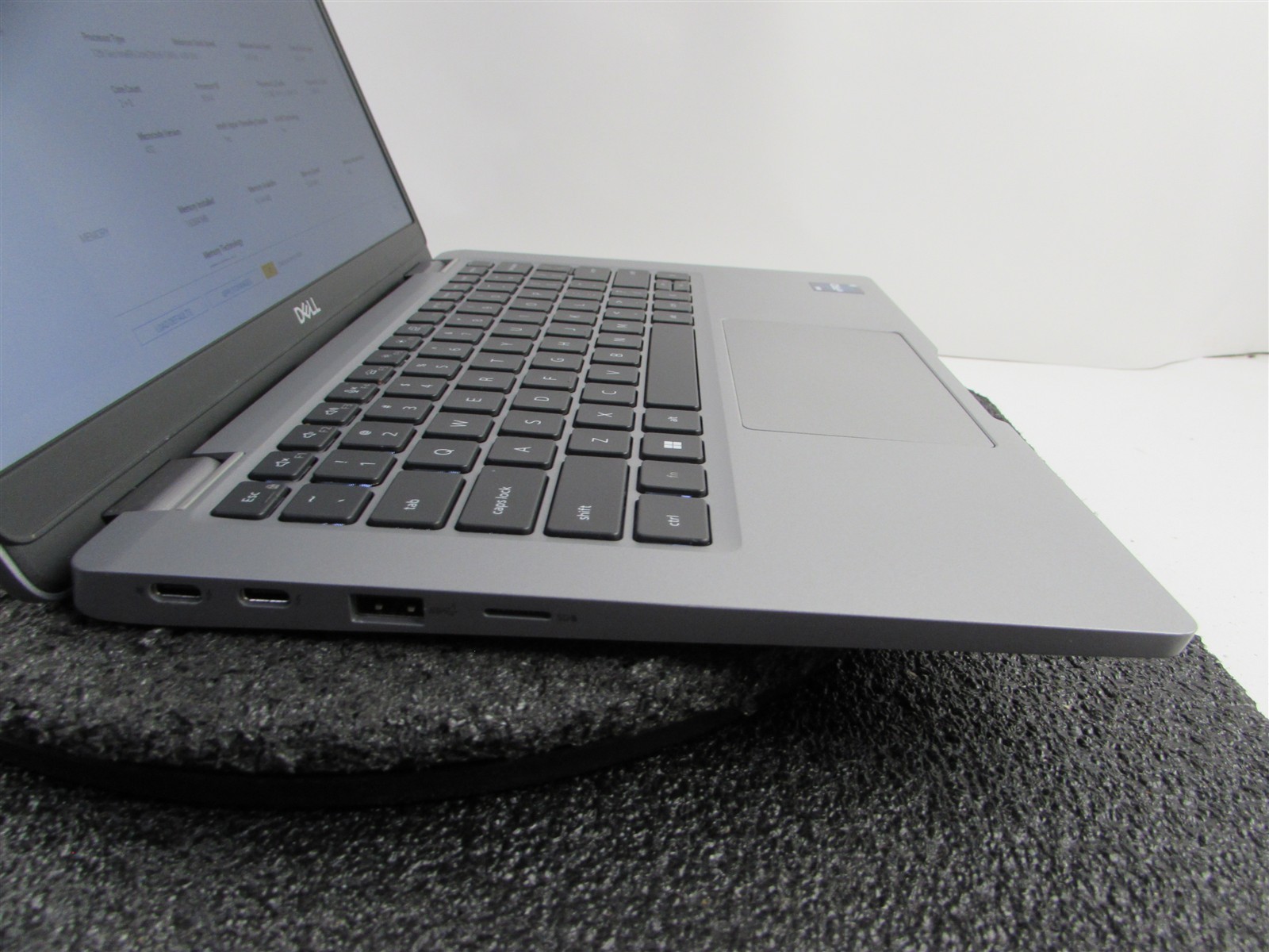 DELL LATITUDE 5330 FHD TOUCHSCREEN I5-1245U 10 CORE 512GB SSD 16GB RAM NO O.S