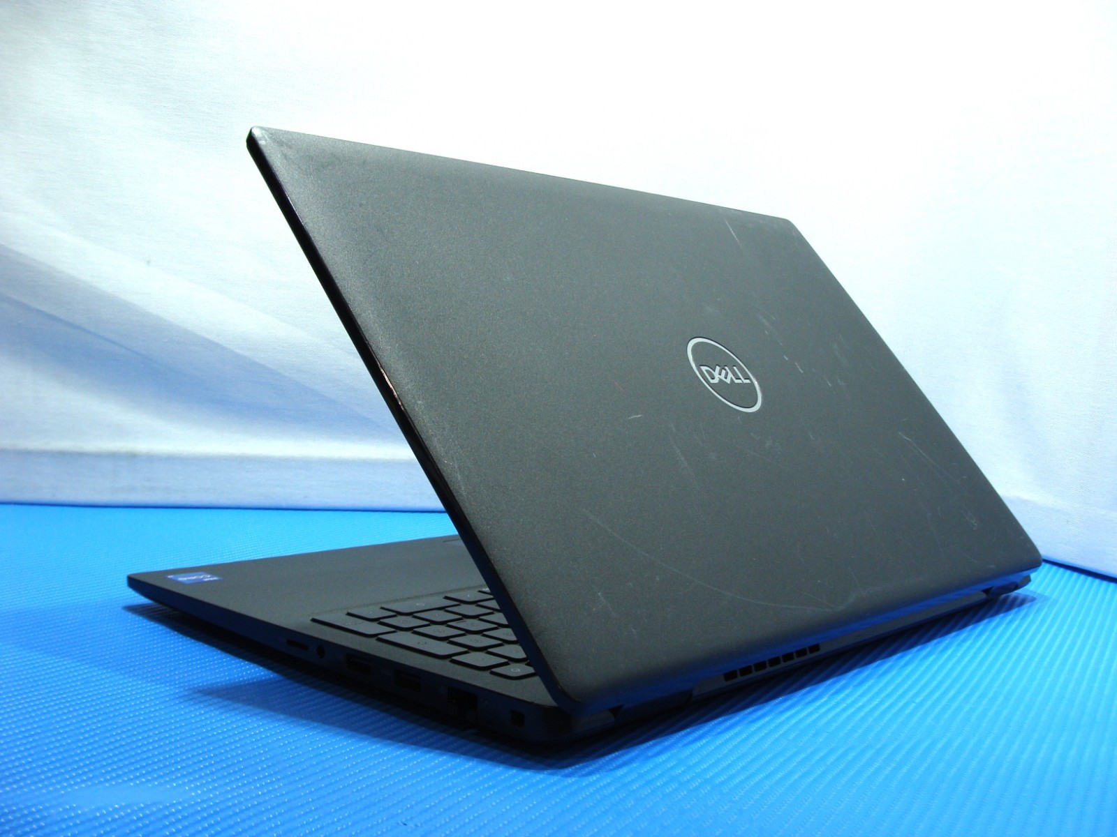 Dell Latitude 3520 15.6″FHD core i7-1165G7 2.8GHz 16GB 512GB Win 11Pro +Charger