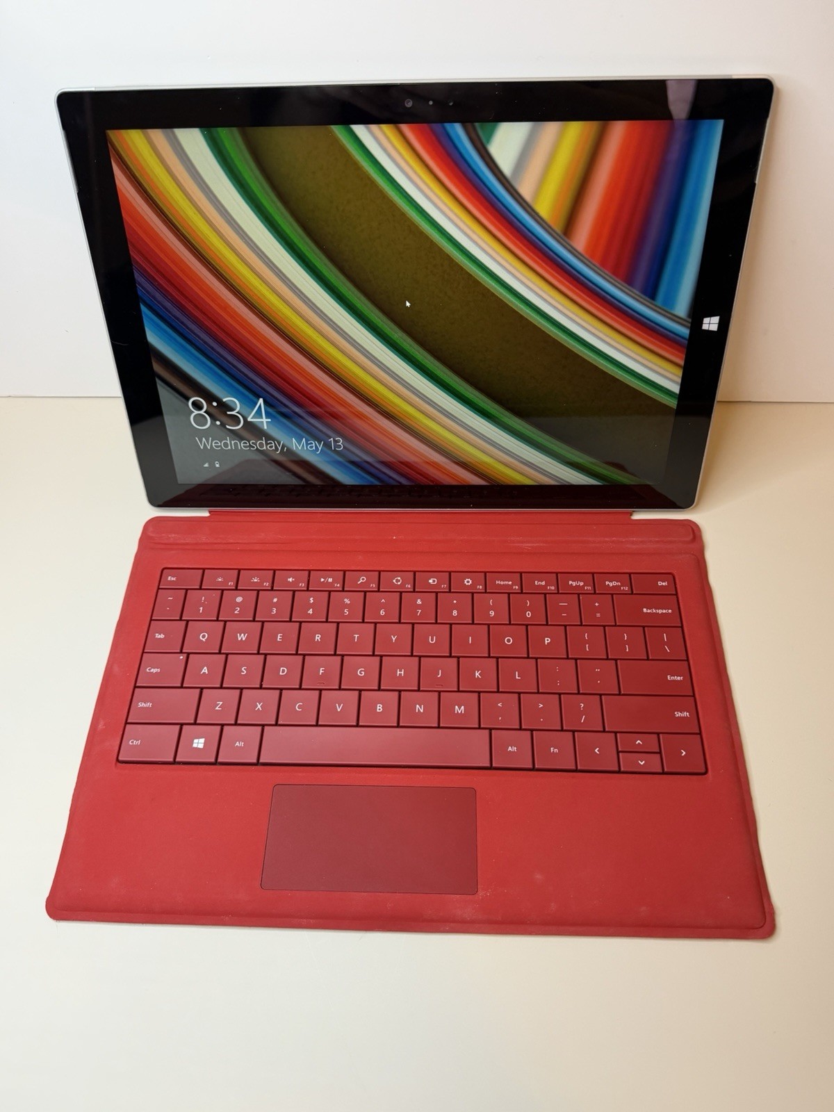 Microsoft Surface Pro 3 13.5″ Touch i3-4020Y 1.50GHz 4GB RAM 64GB SSD W/Keyboard