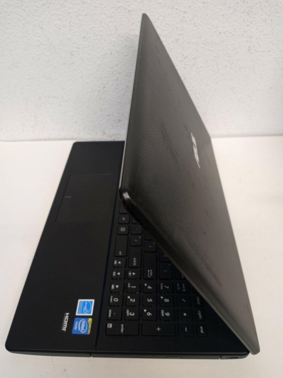 ASUS NOTEBOOK X551M. Intel Celeron N2815 @ 1.86GHz 4GB RAM 500GB HDD DVD Win10