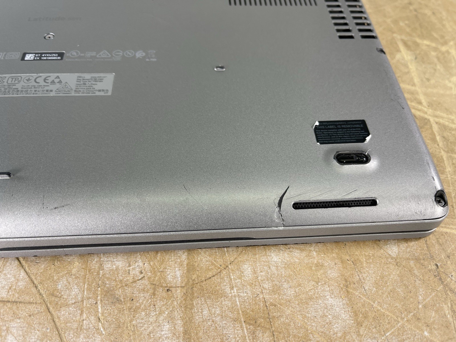 DELL LATITUDE 5511 i7-10850H @ 2.70 GHz, 8GB RAM, NO HDD/OS