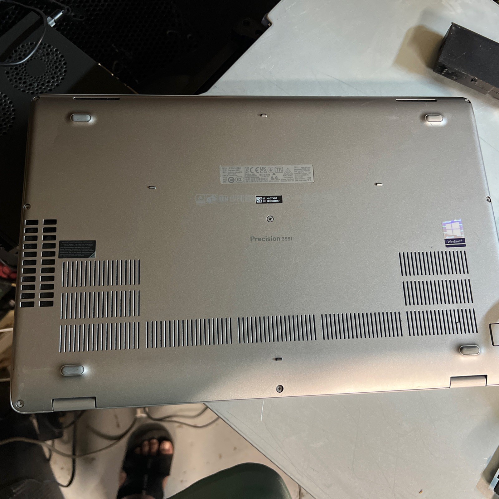 Dell Precision 3551 15″ FHD i7-10850H 256GB 16GB NVIDIA Quadro W11P+GOOD BATTERY