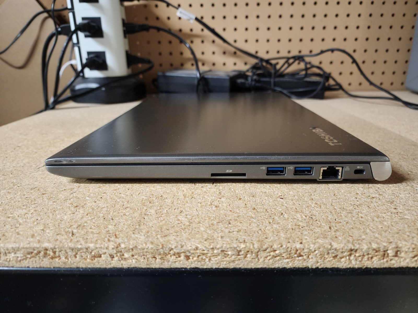Toshiba Tecra Z50-A 15.6″ i5-4310U 2.0GHz 8GB RAM 256GB SSD W11 Pro NVIDIA GPU