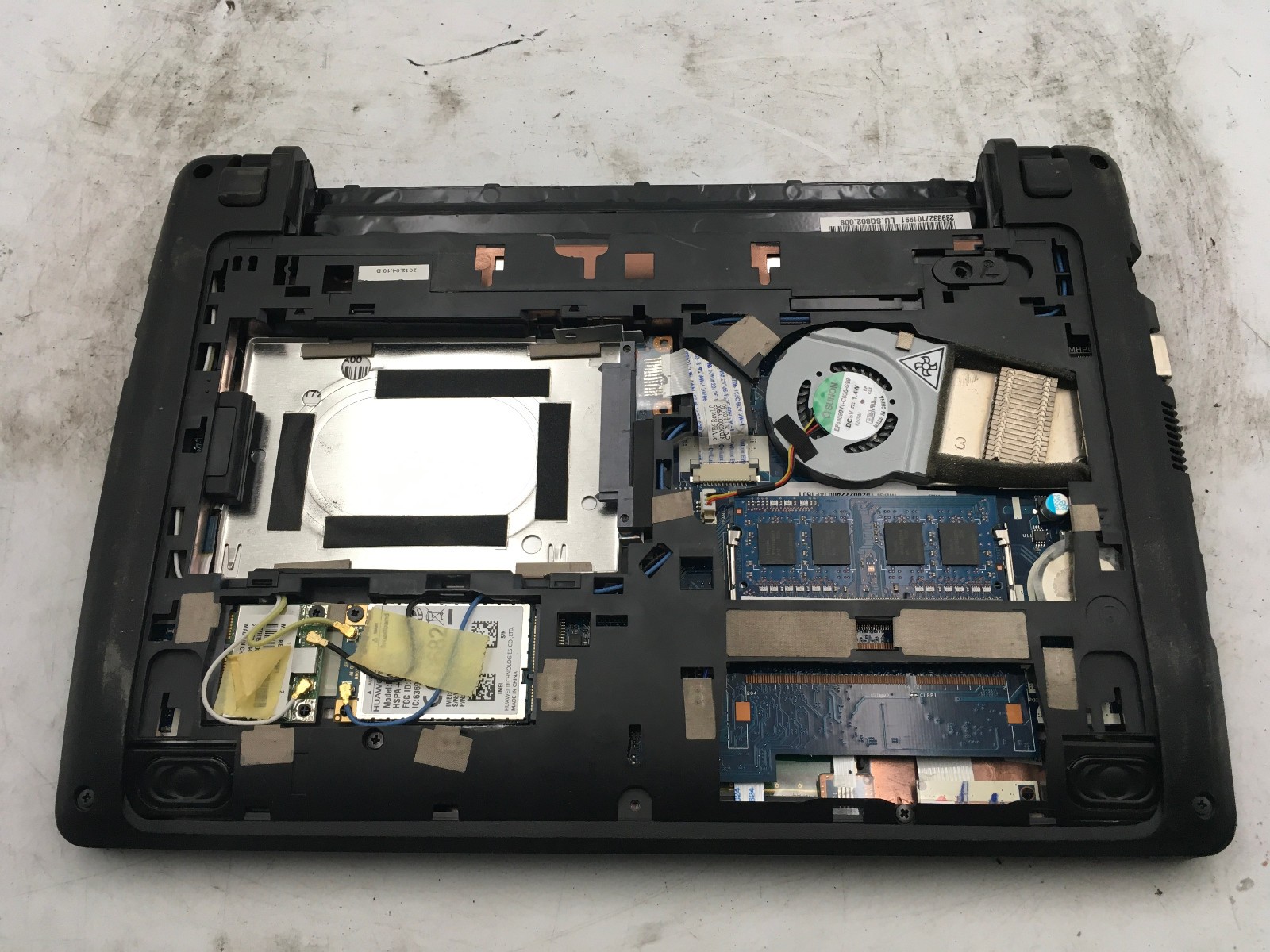 ACER ASPIRE ONE 722 -FOR PARTS/NO POWER- AMD C60 – 4GB RAM – 11″ -NO OS-READ- BB
