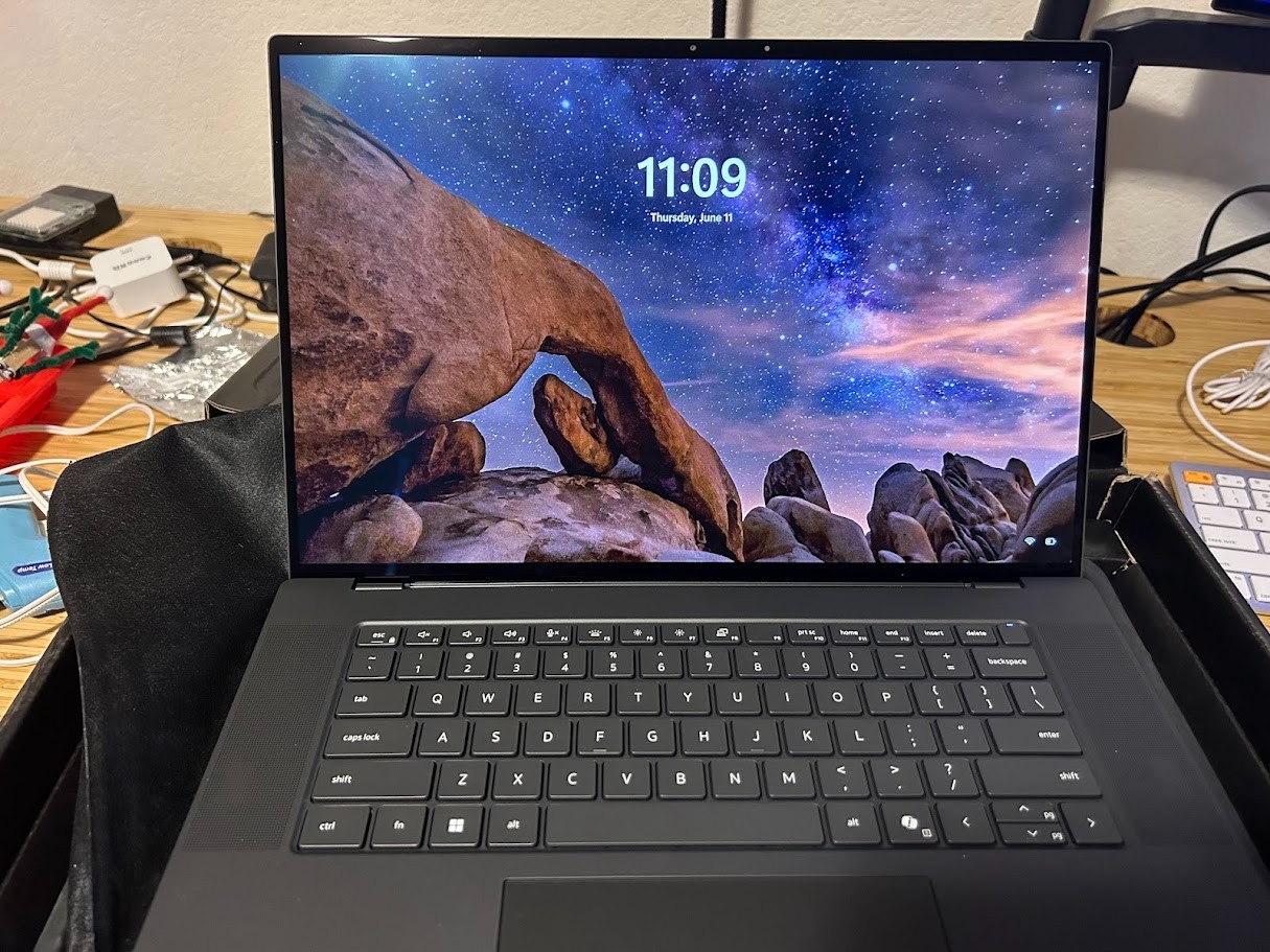 NEW Dell Precision Laptop 5690 – 2Tb HD – 32 Gb RAM – 16 GB NVIDIA RTX 5000 Ada