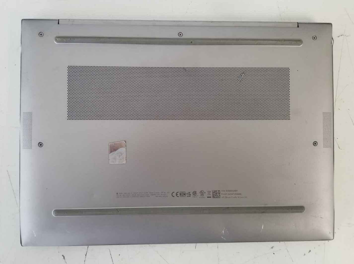 HP ZBook Firefly G11 14″ Core Ultra 5 135H 1.7GHz 16GB RAM NO OS NO SSD