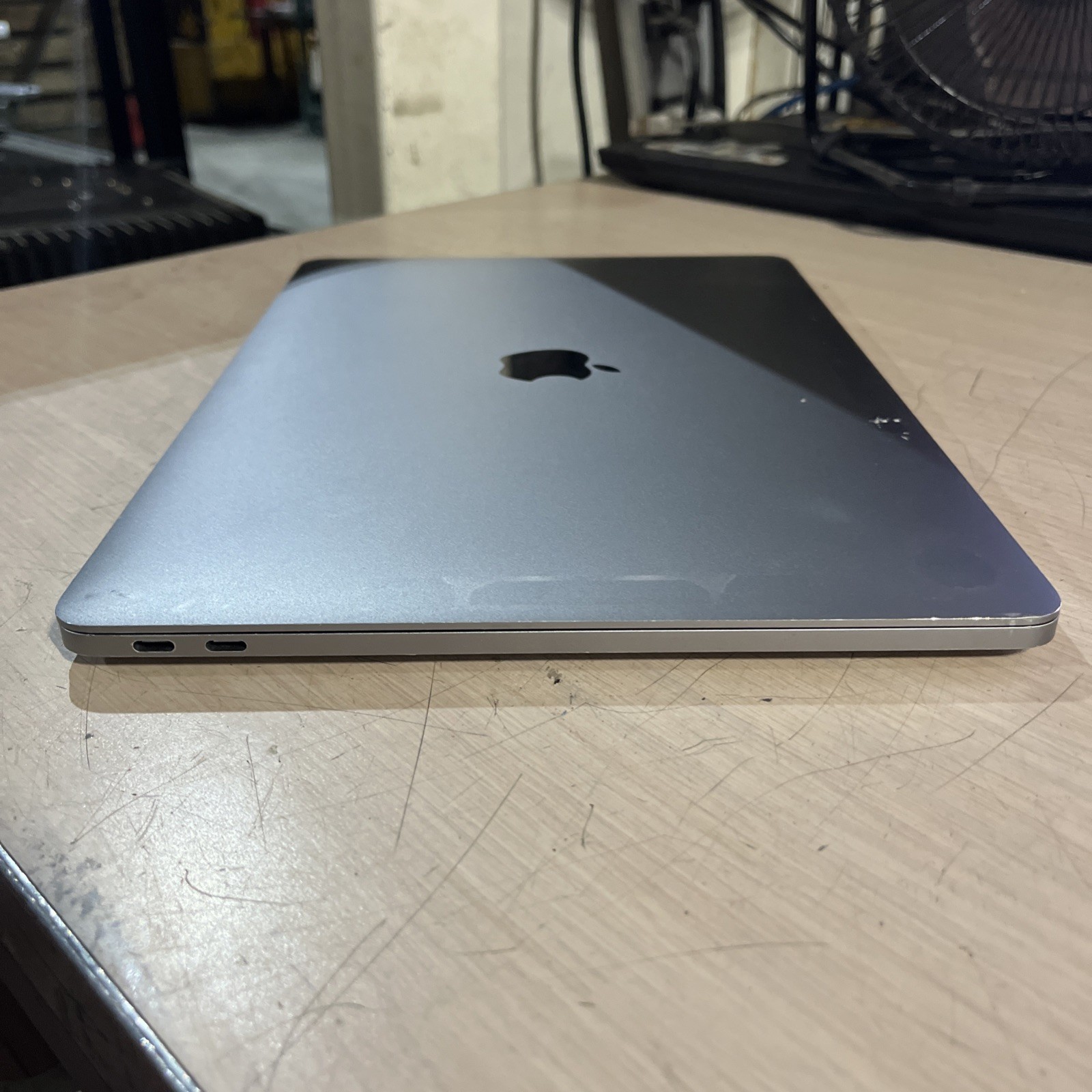 APPLE MACBOOK PRO 13″ MID-2017 CORE I5-7360U 2.3GHZ 8GB RAM NO HD *