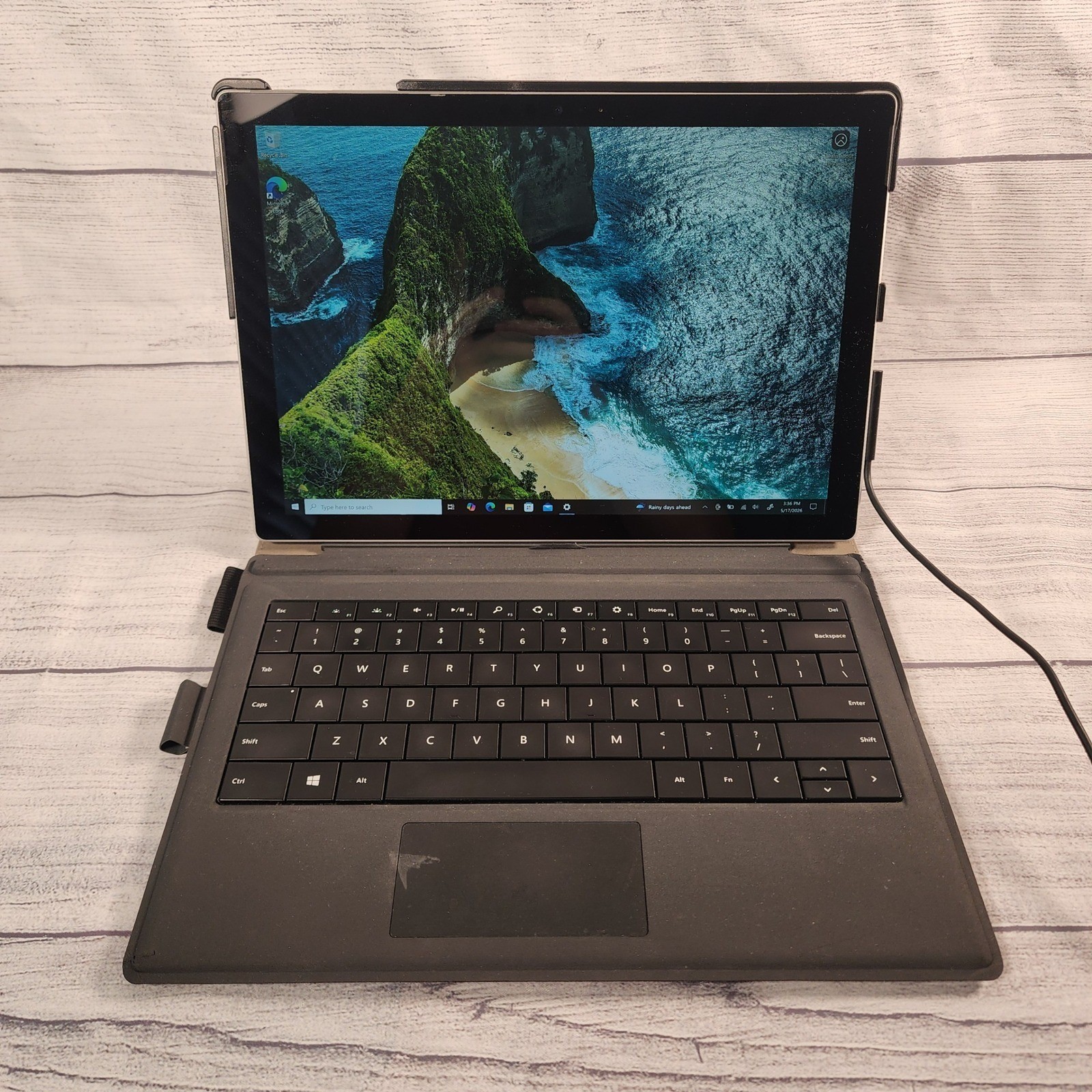 Microsoft Surface Pro 5 1796 Intel i5-7300U 8GB RAM 128GB SSD Windows 10 Pro