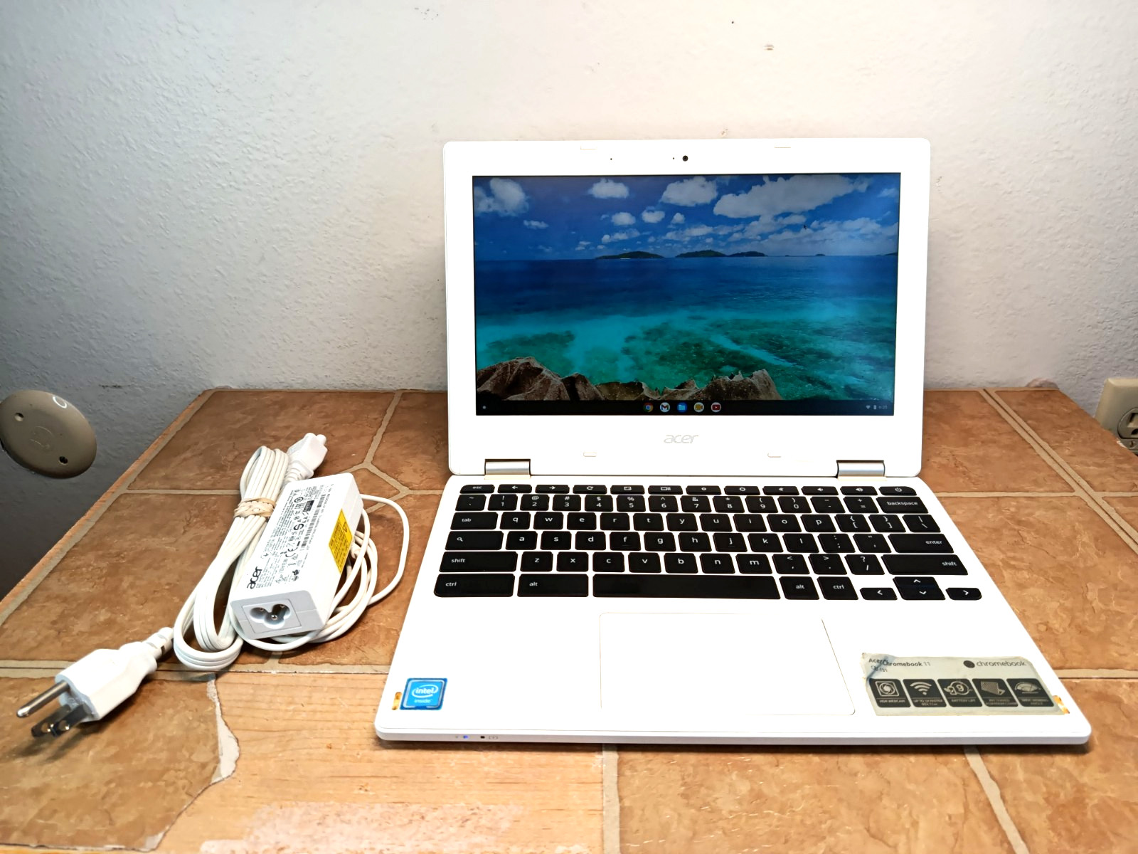 ACER Chromebook CB3-131 N15Q10 w/ Power Adapter Charger White