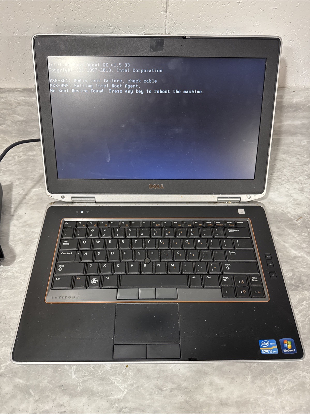 DELL LATITUDE E6420 Laptop w/ Intel Core i5 – ￼ Turns On Works Please See Photos