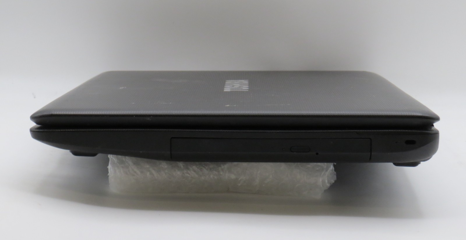 Toshiba Satellite | B940 @ 2GHz | 4GB DDR3 | 17.3″ | No HD/OS/AC | Parts