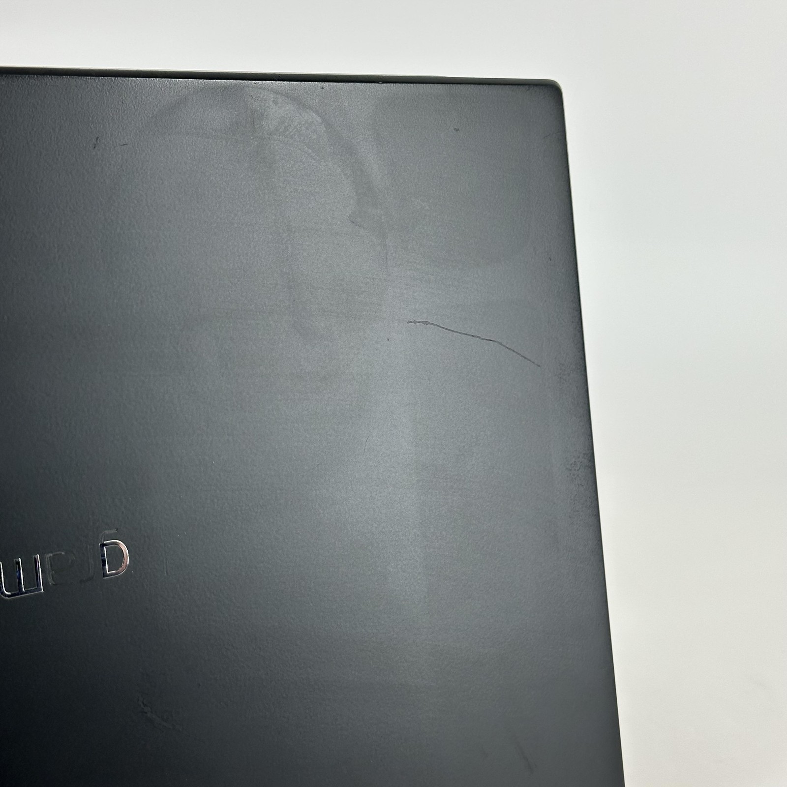 LG Gram 14 Black FHD+ 2.1 GHz i7-1260P 16GB 512GB SSD Good – No Feet