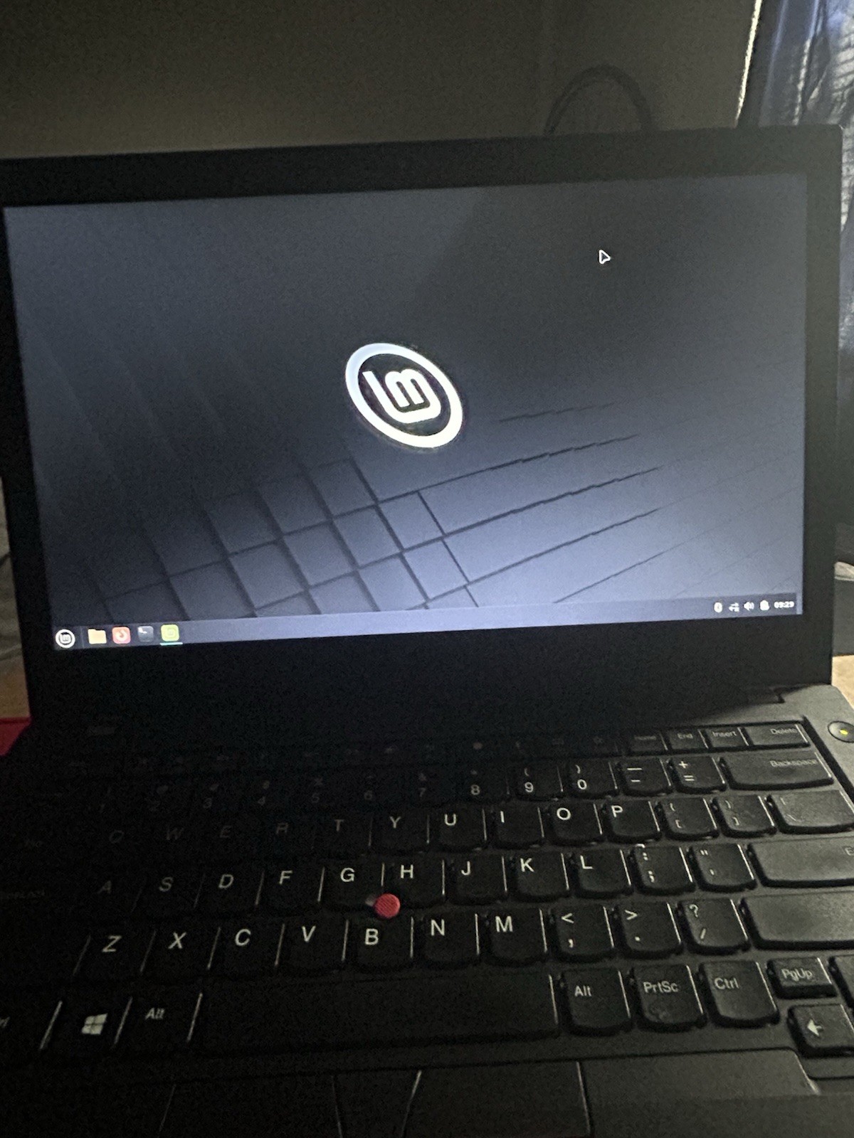 Lenovo ThinkPad T470 14″ i5 7th Gen 12GB DDR4 RAM 180GB SSD dual battery.