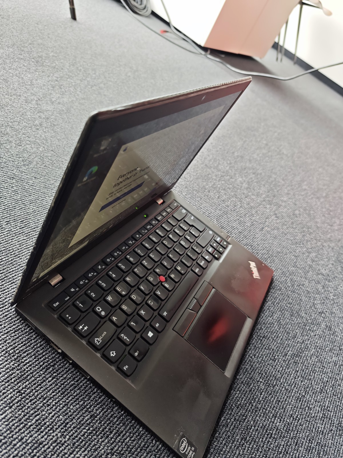 Lenovo ThinkPad X1 Carbon i5. Gen 5 inch (256GB SSD, Intel Core i5 5th Gen,) No R