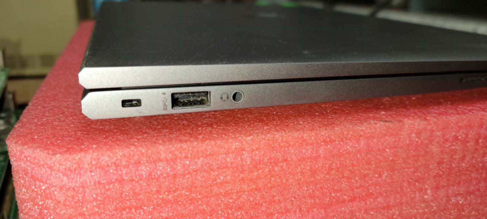 HP ZBook Firefly 15 G7 Mobile Workstation i7-10510U@1.8GHz 4GB No SSD/OS Works