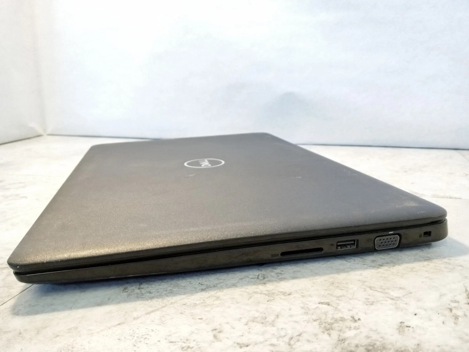 Dell Latitude 3500 i7-8565U 8GB RAM 256GB SSD NVIDIA M130 Win 11 Office 2021