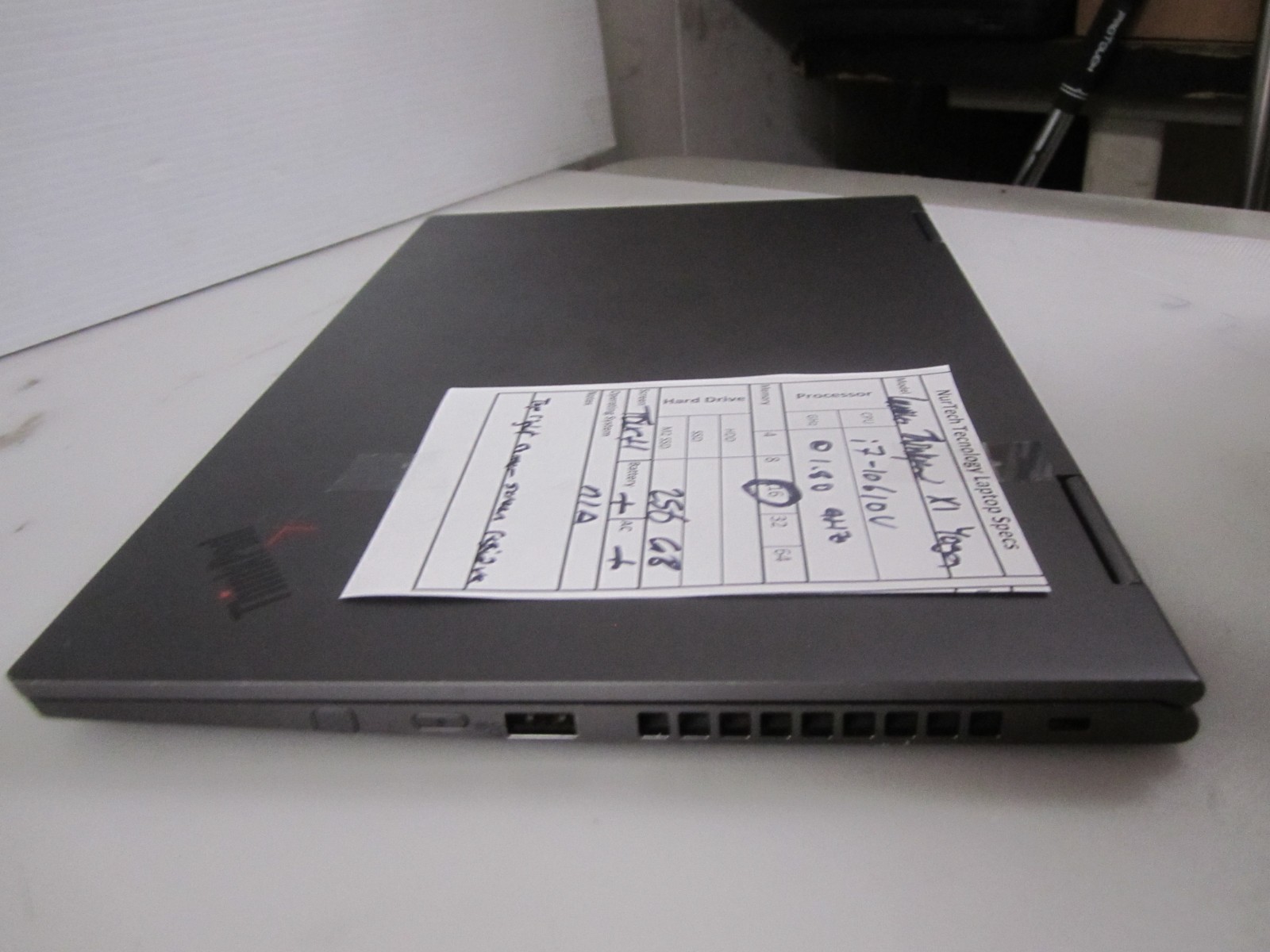 Lenovo ThinkPad X1 Yoga Gen 5 i7-10610U 1.8Ghz 16GB 256GB NOOS LAPTOP + AC READ