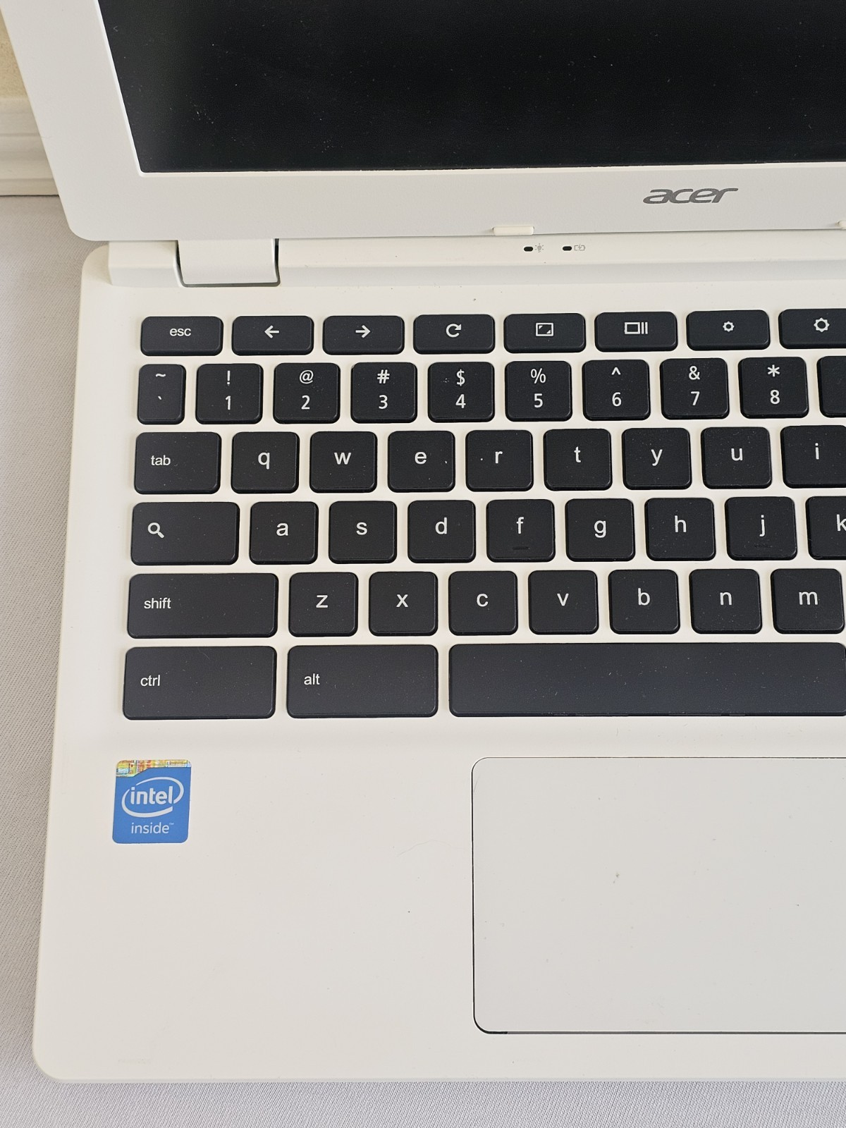 Acer Chromebook 11 CB3-111 Laptop – Intel Celeron N2840 – 2GB RAM 16GB SSD READ