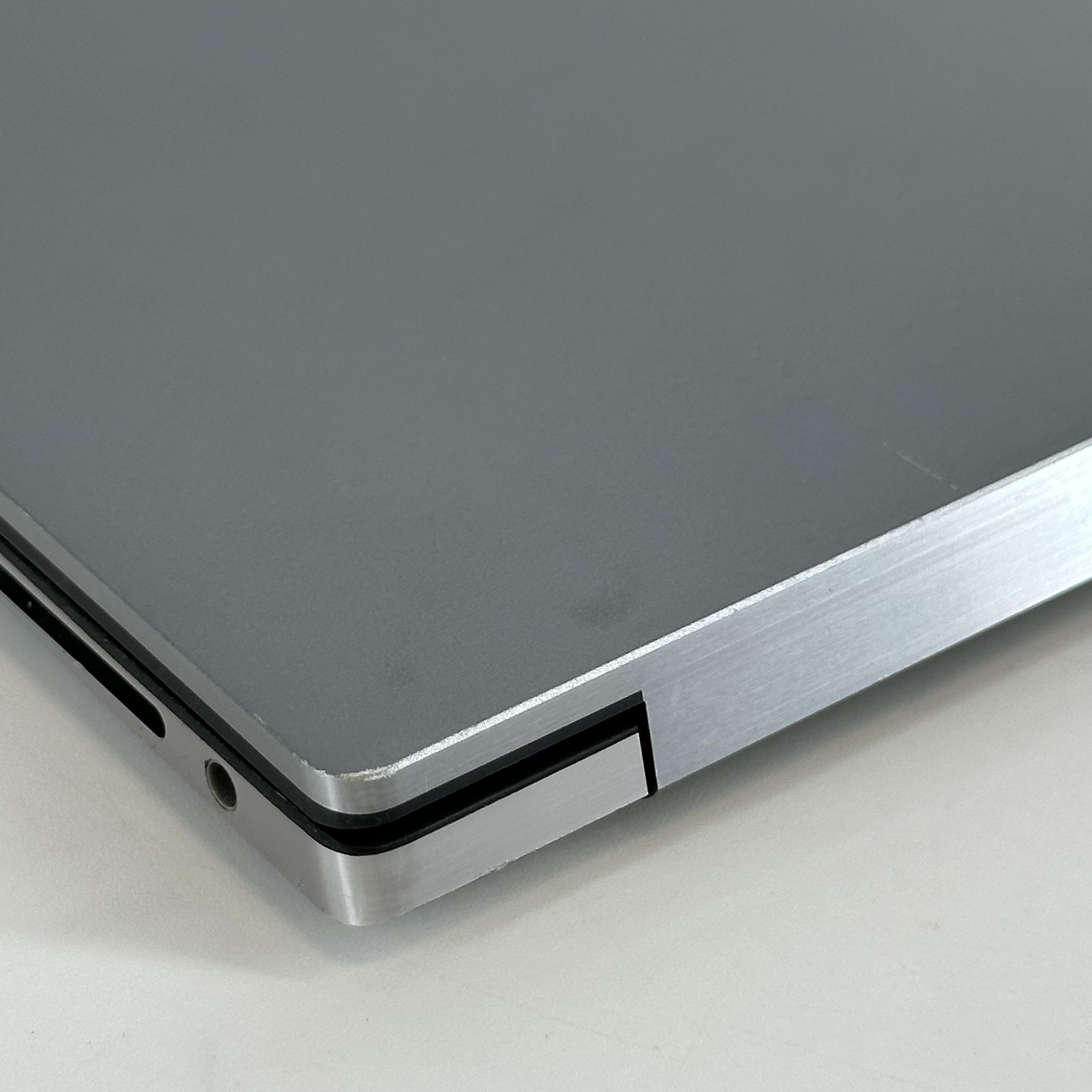 Dell Precision 5560 15.6 UHD+ TOUCH i7-11850H 64GB 2TB SSD RTX A2000 BAD BATTERY