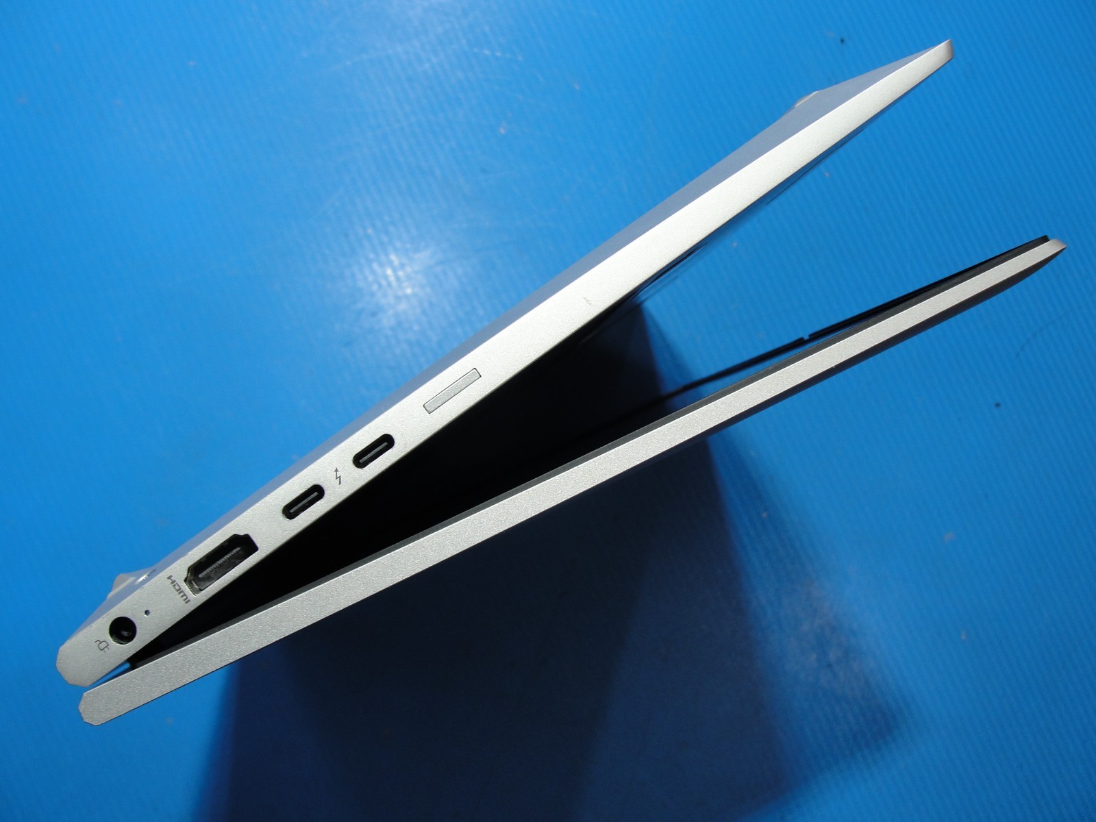 HP EliteBook 840 G7 14”FHD Intel Core i7-10610U 1.8GHz 8GB RAM 256GB SSD+Charger