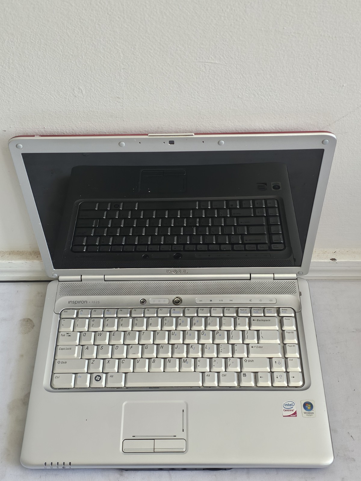 Dell Inspiron 1525 Laptop – Intel Duo 06FD – 3GB RAM – BAD BATT – Parts – READ