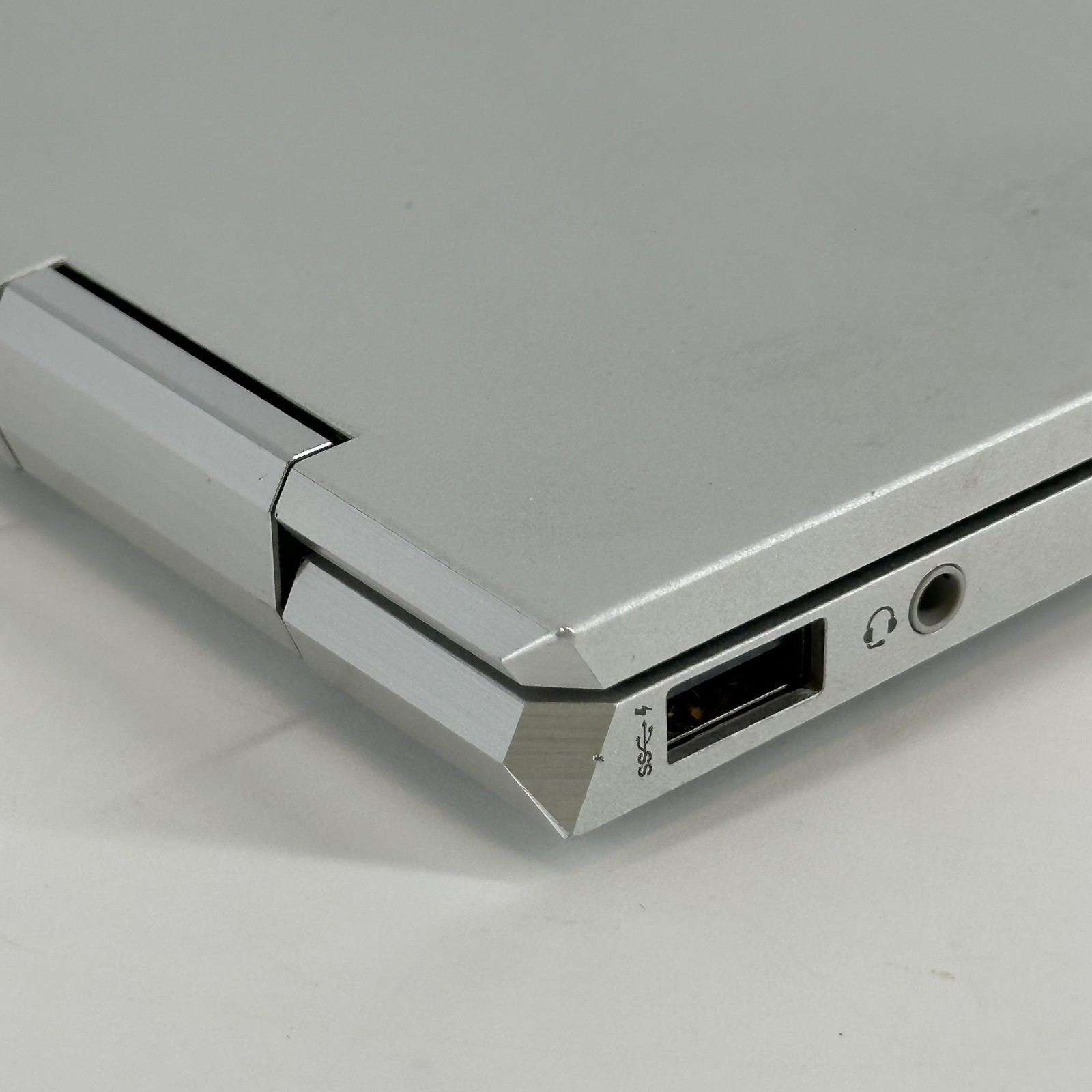HP Elitebook x360 1040 G8 14 FHD TOUCH i7-1185G7 3.00GHz 16GB 512GB BENT FRAME