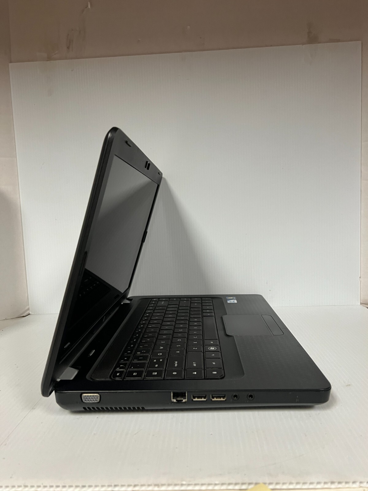HP G56-129WM 15″ Laptop, intel celeron 900, 3GB RAM, No HDD