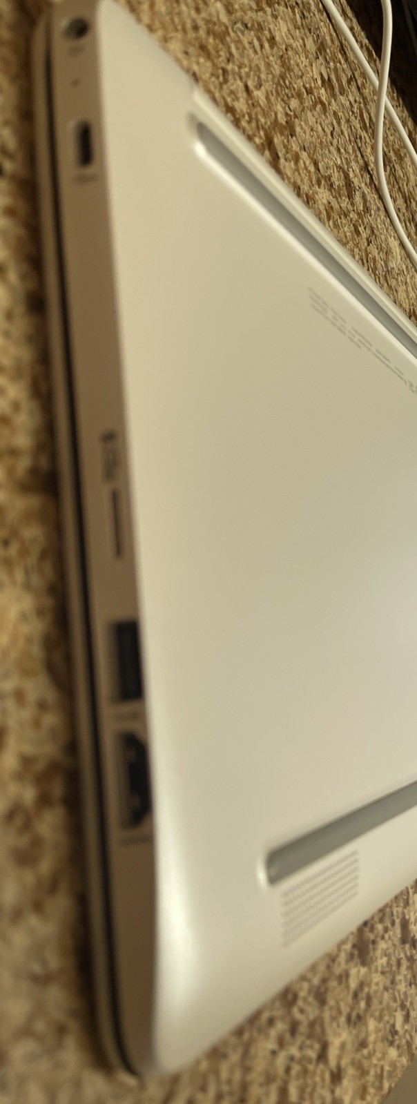 HP Stream 11-ak1012dx Laptop – Pearl White –Excellent Condition