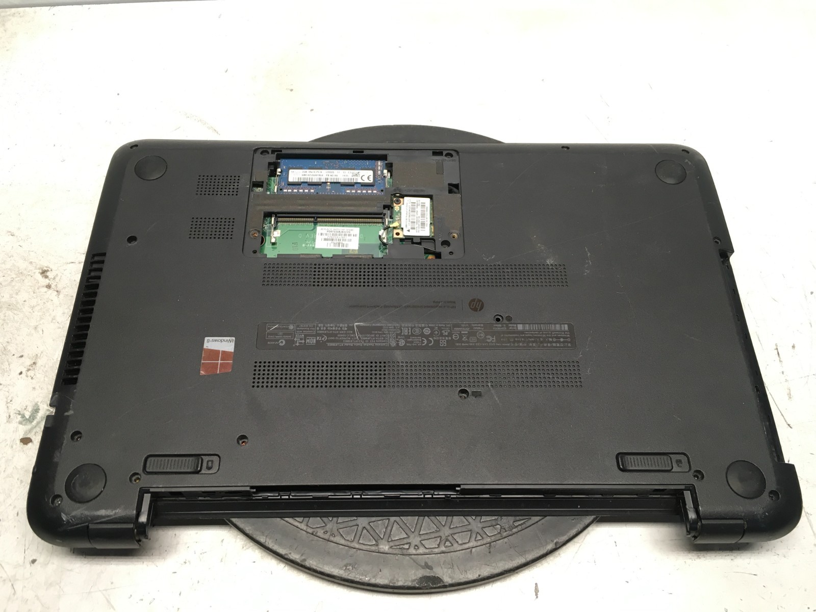 HP 15-F009WM AMD E1-2100 1000MHz 2 GB NO HDD