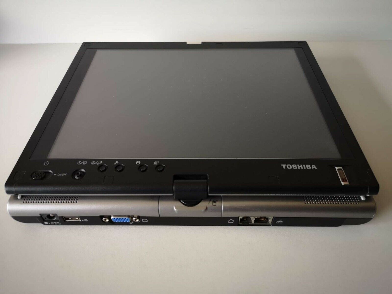 Toshiba Portege M400 Core Duo T2400 2GB/120GB HDD 1400×1050 KAM