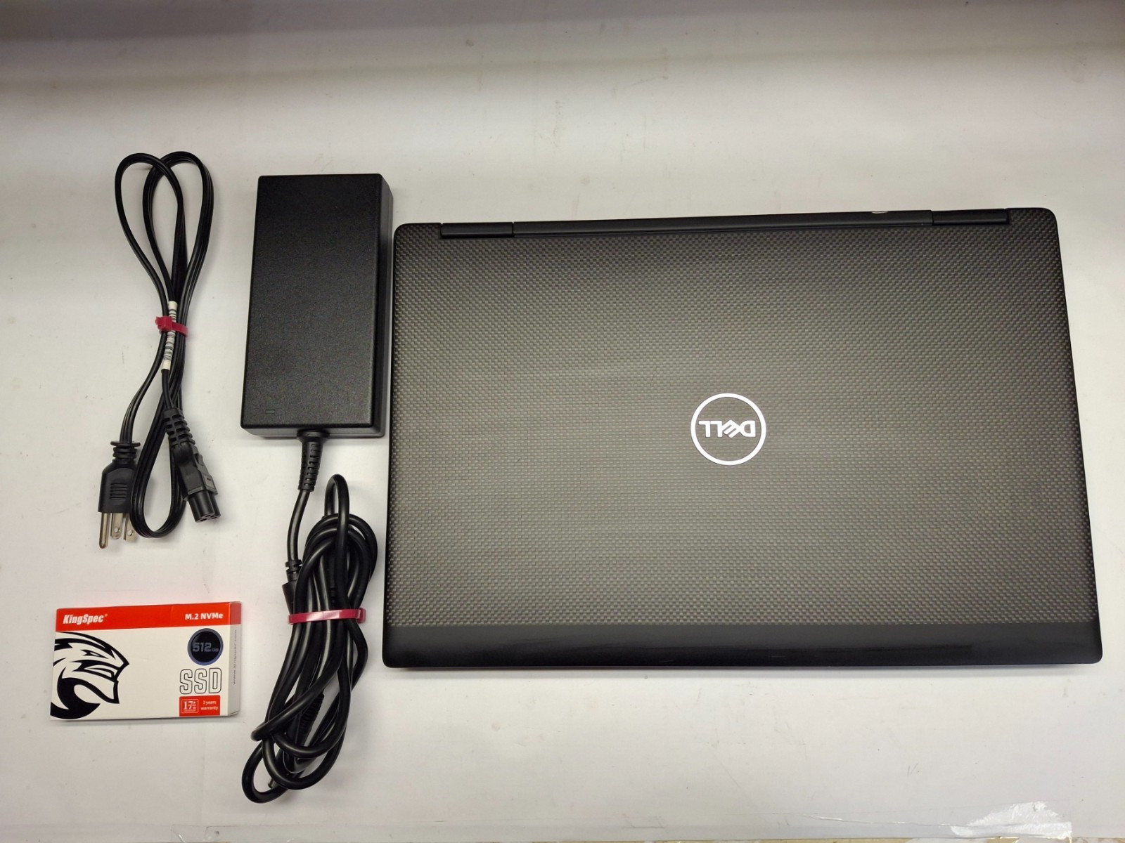 Dell Precision 7530 i7 8850H @ 2.60 GHz 512 GB 32 GB 15.6″ FHD