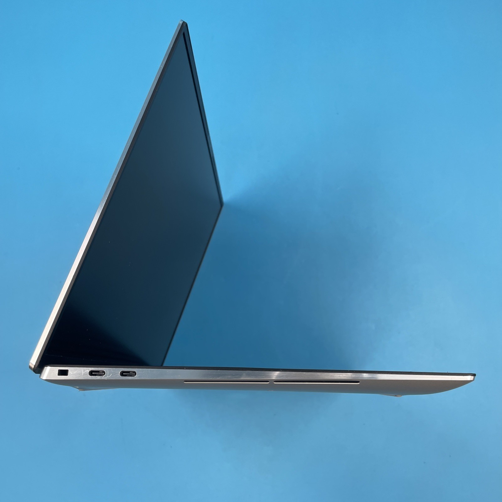 Dell XPS 15 9520 | i9-12900HK | 64GB RAM | 512GB SSD | 3050 Ti | WIN11 PRO | 74%