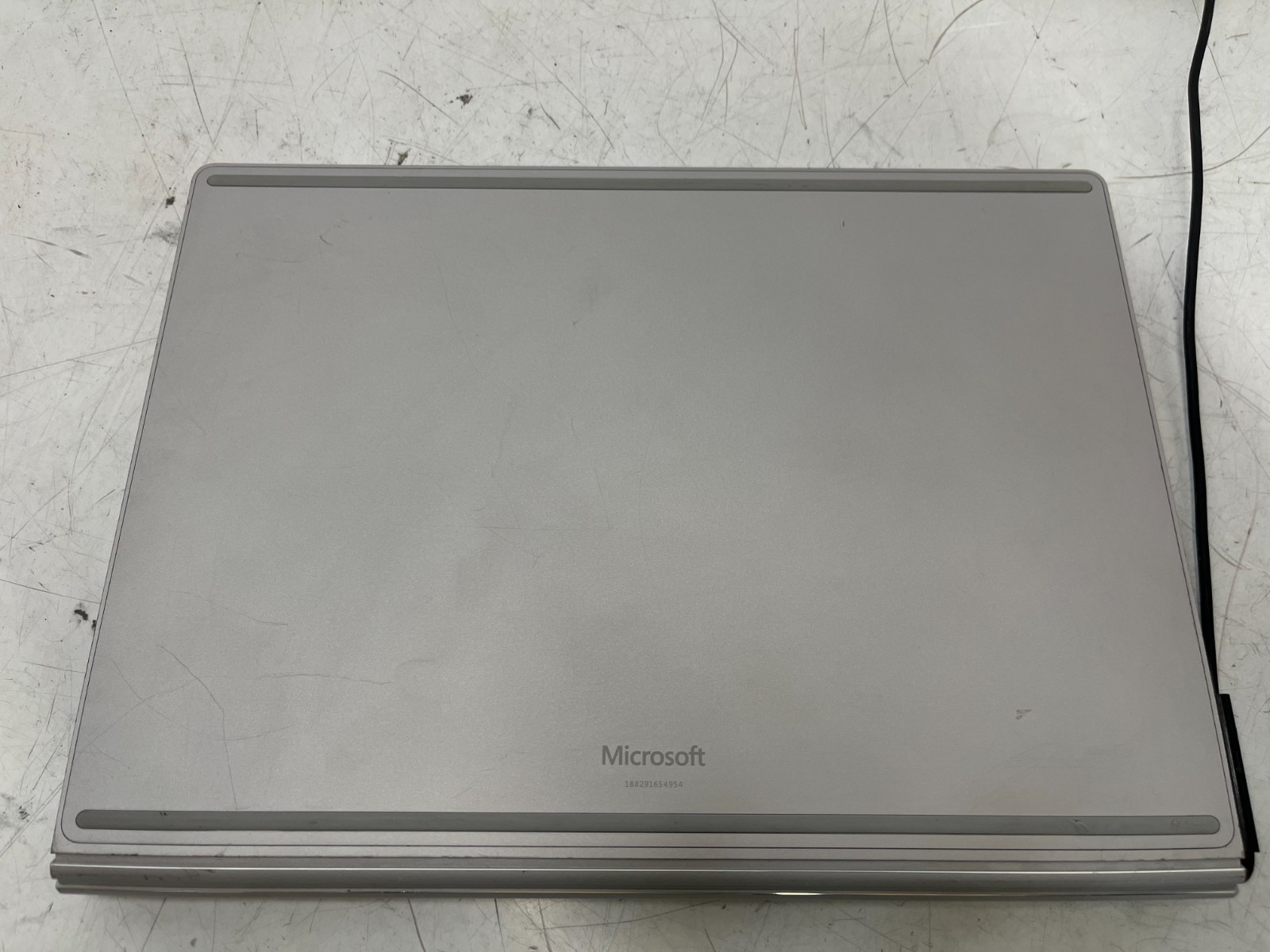 Microsoft Surface Book 1st Gen (i5-6300U;8GB RAM;128GB SSD) NO PERIPHERALS