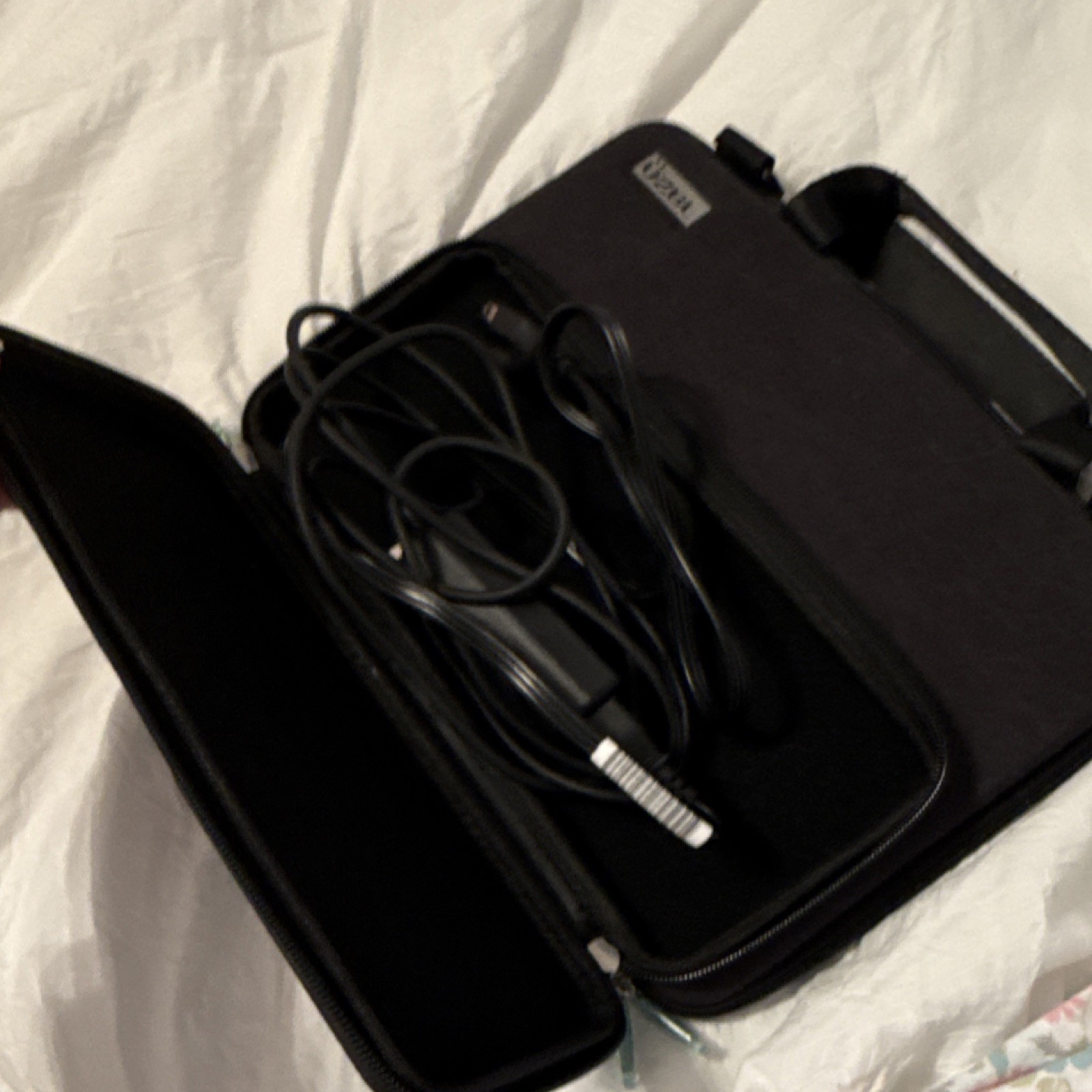 HP Chromebook 11 G4 EE 11.6″ Celeron Laptop w/ Charger & UZBL Case