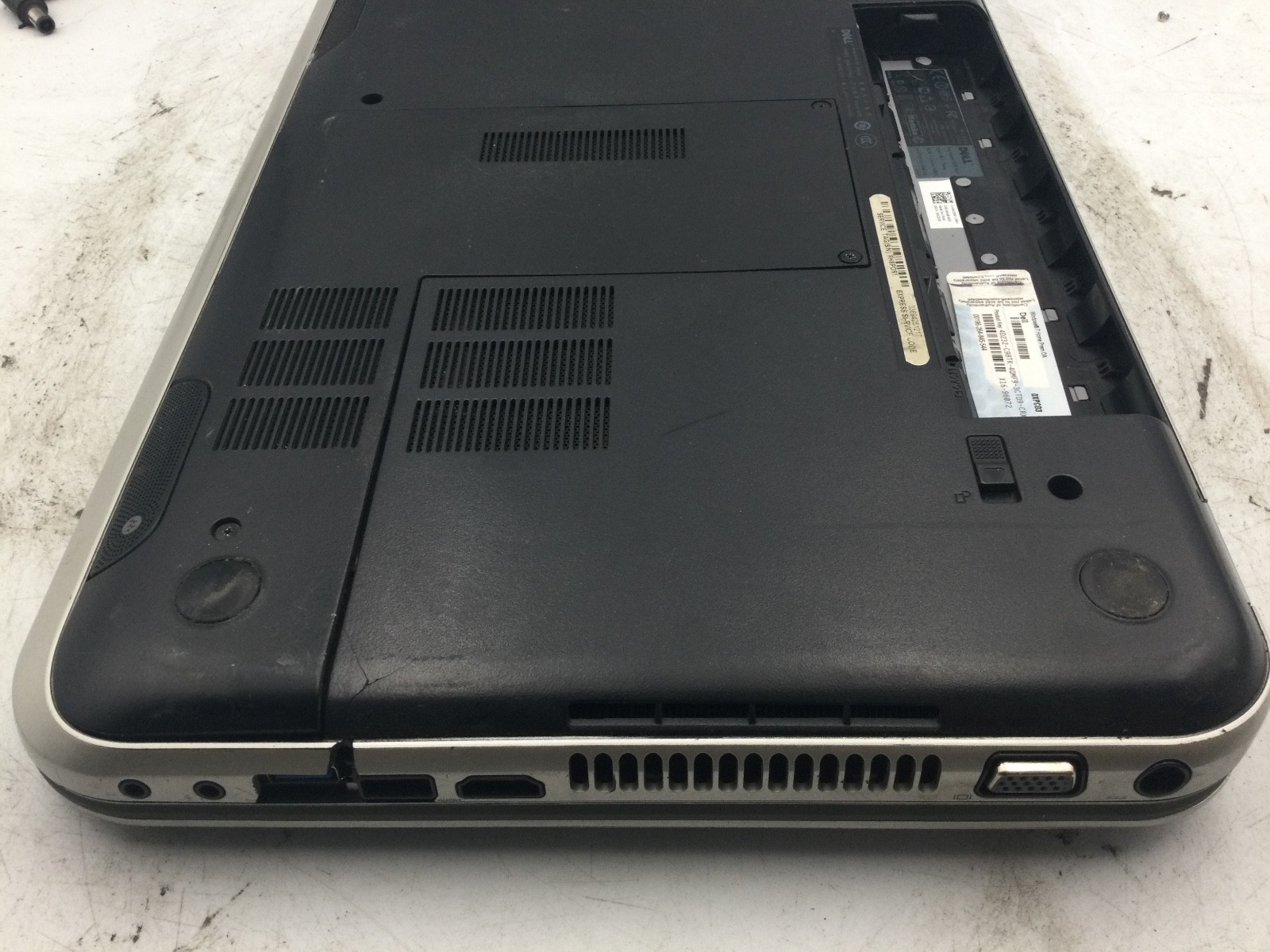 Dell Inspiron 5520 – FOR PARTS-15″- Intel Core i3 3rd Gen -DOES NOT POWER ON-BB