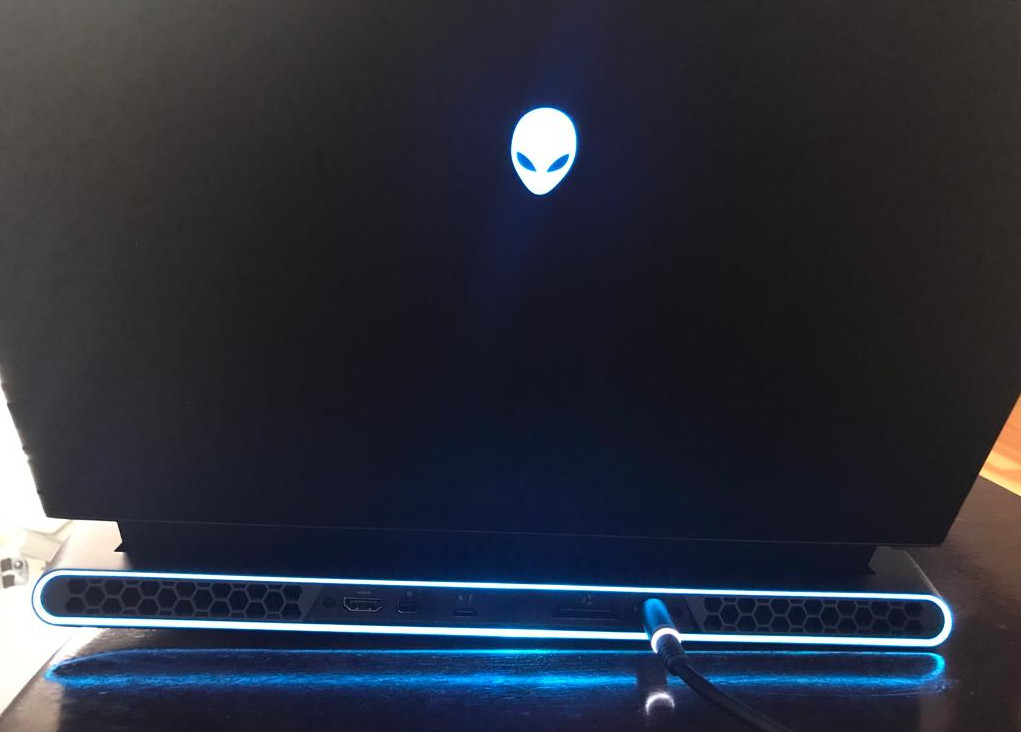 Alienware – m15 R4 15.6″ FHD Gaming Laptop i7-16GB RAM – RTX 3070 – 512 GB SSD