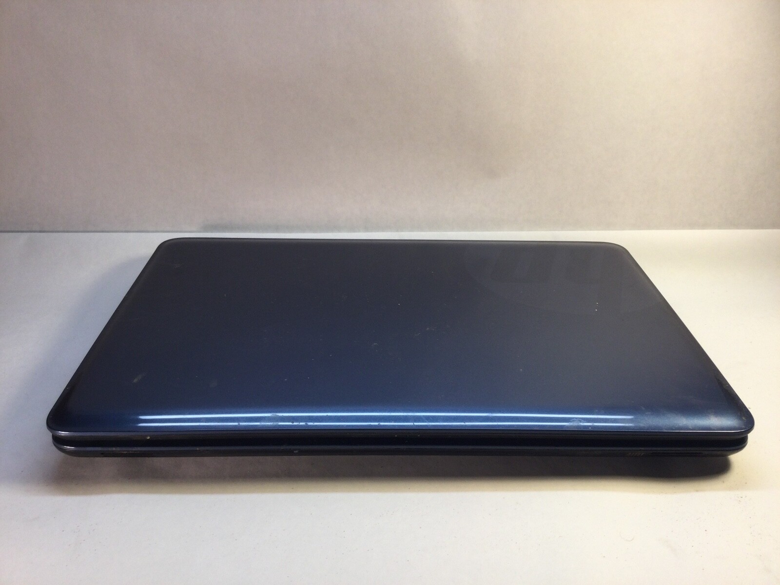 HP 2000 15″ Laptop AMD E-300 -BOOTS TO BIOS/LOUD FAN -MZ