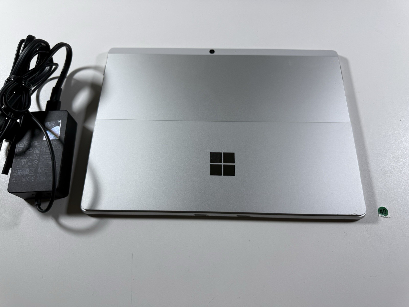 Microsoft Surface Pro 8 (1982) i5-1145G7 – 16GB RAM – 256GB 120Hz – Win 11 Pro