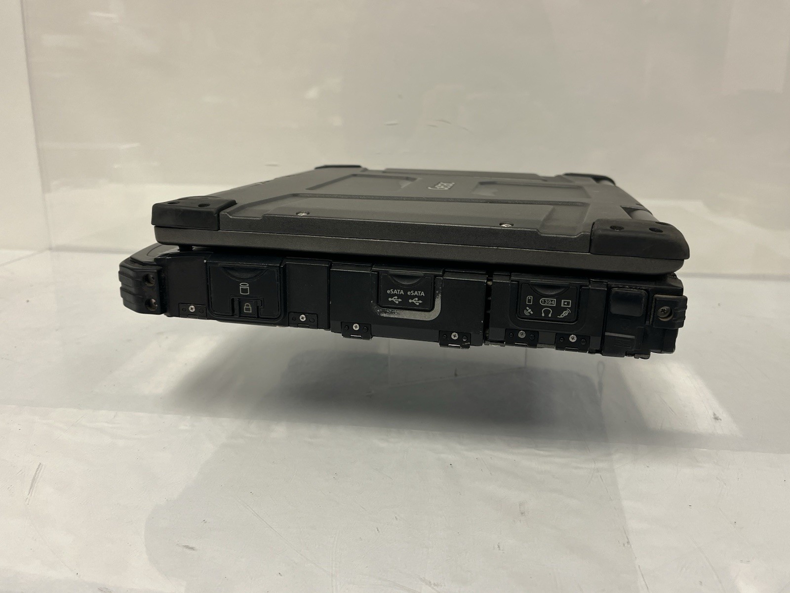Getac B300 G5 Rugged Touch 13.3″ i5-4300M 2.60GHz 4GB Ram 128GB SSD 13645 Hours