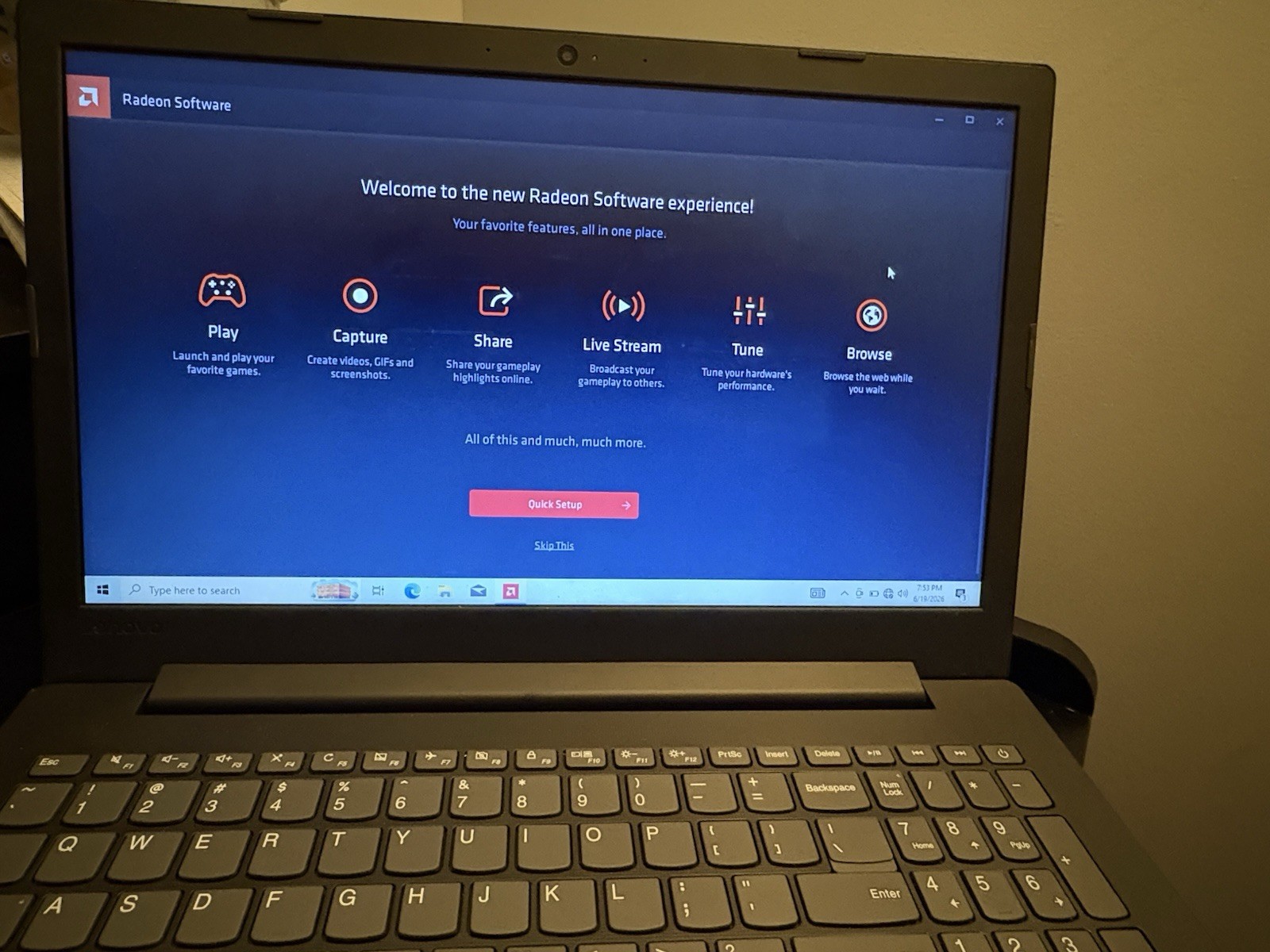 Lenovo 15.6″ Laptop AMD A4-9125 2.30GHz 8GB Radeon R3 Win 10 Black