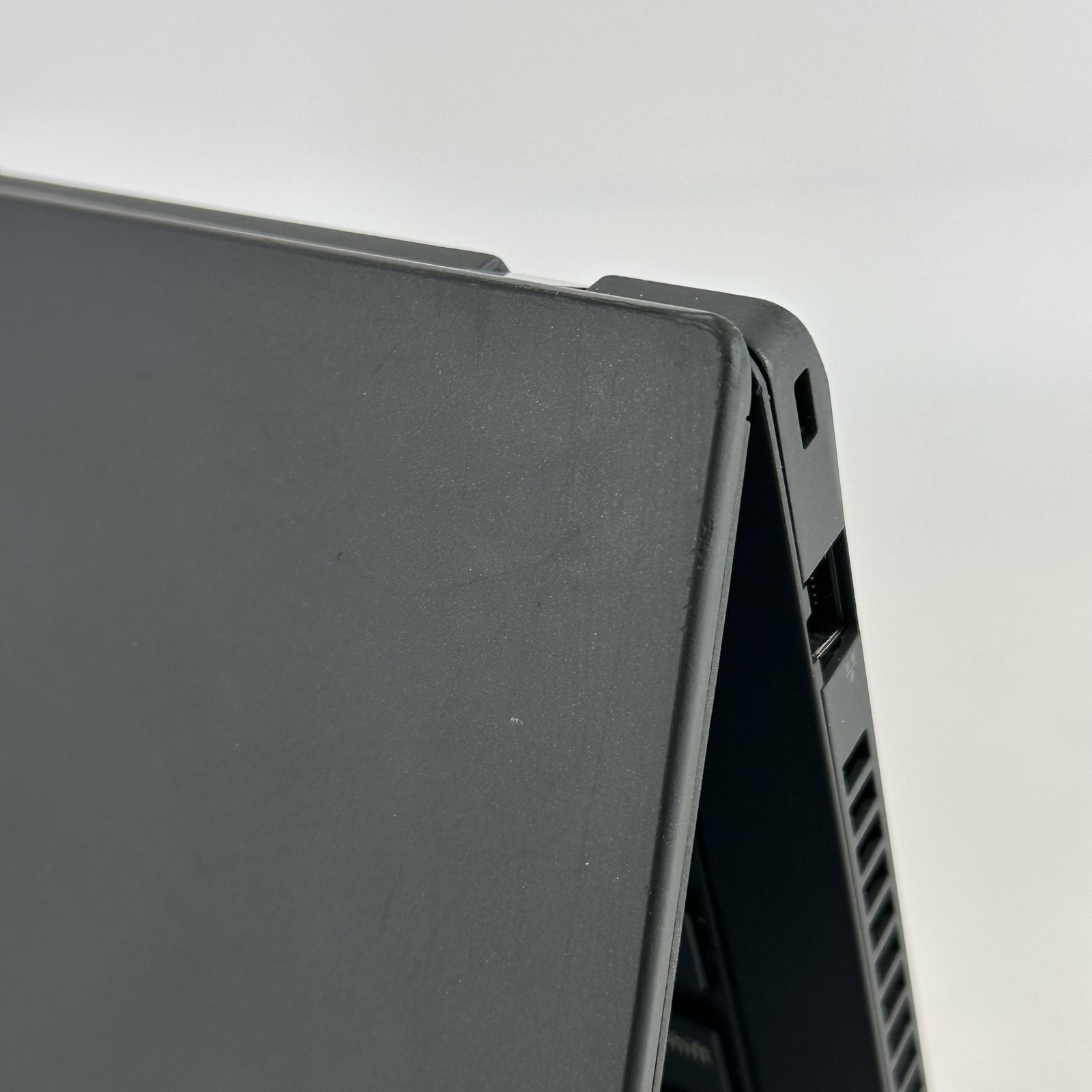 Lenovo ThinkPad T14 Gen 1 Black HD 2.1 GHz Ryzen 5 PRO 4650U 16GB 256GB SSD Good